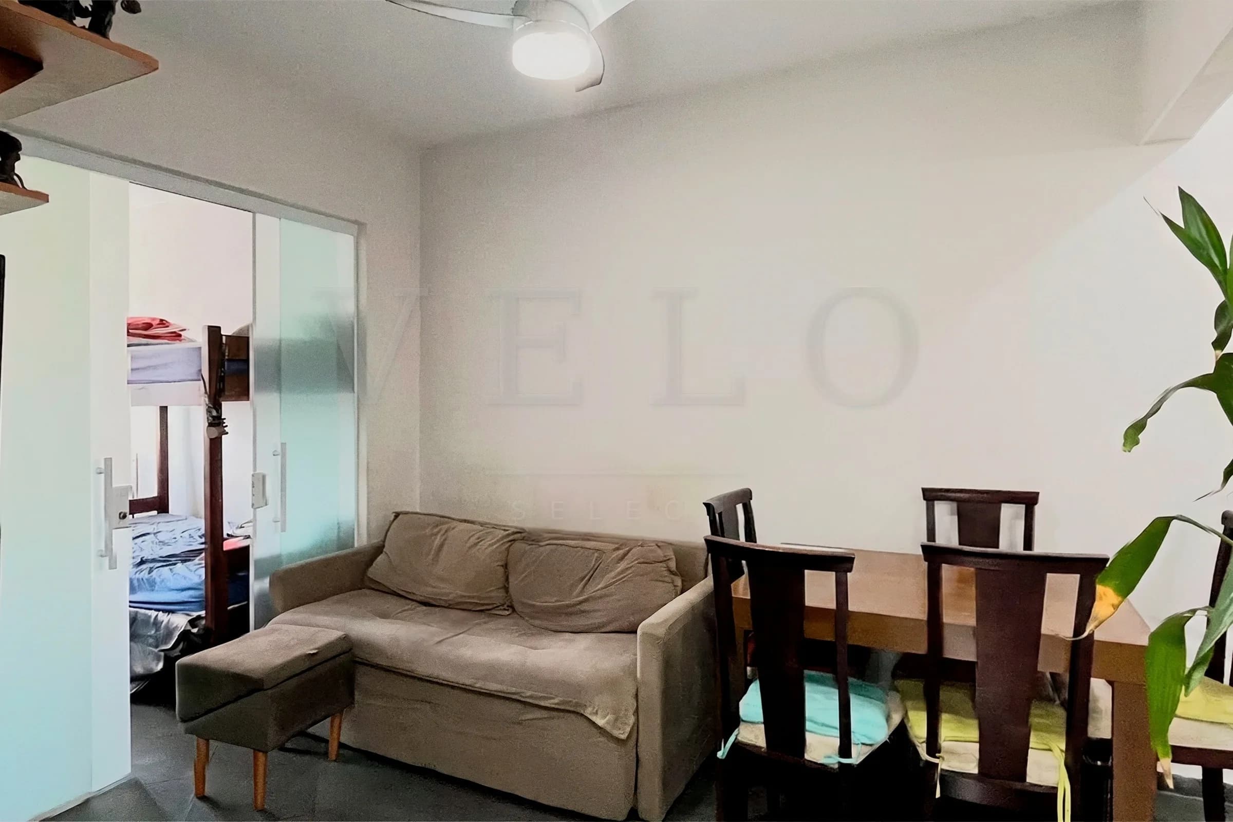 Apartamento de 46 m² com 2 dormitórios no Embaré