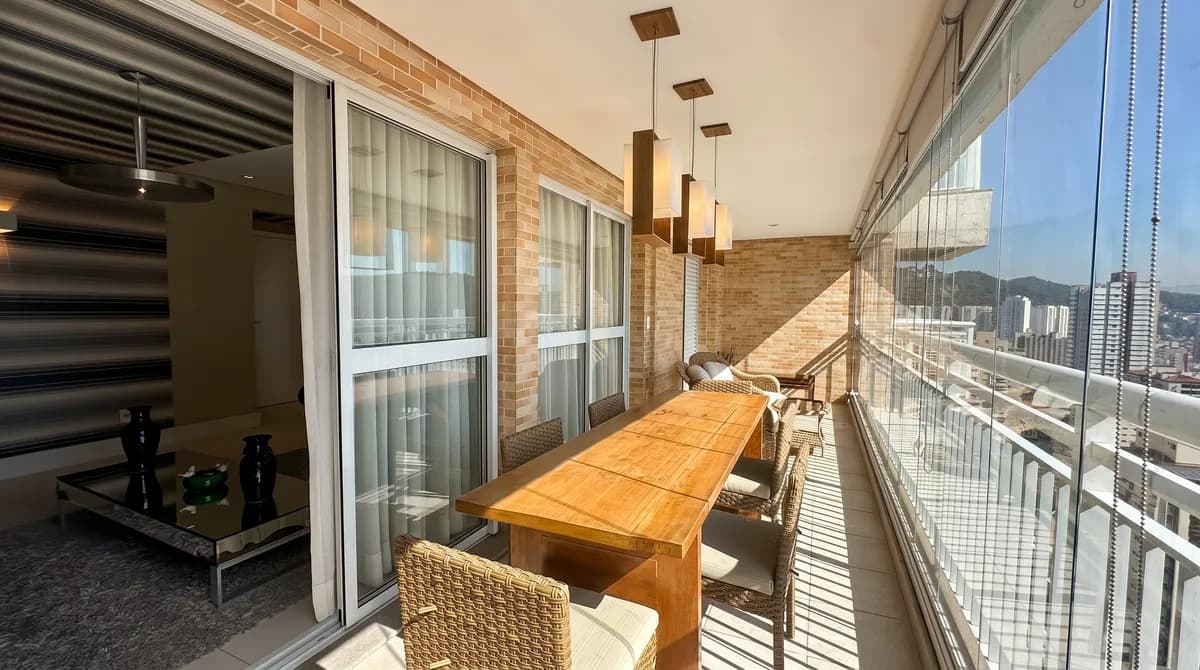 Apartamento de 131 m² com varanda gourmet no Gonzaga
