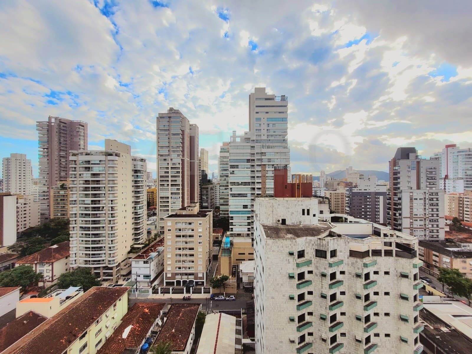 Por que 67,1% das moradias de Santos são apartamentos