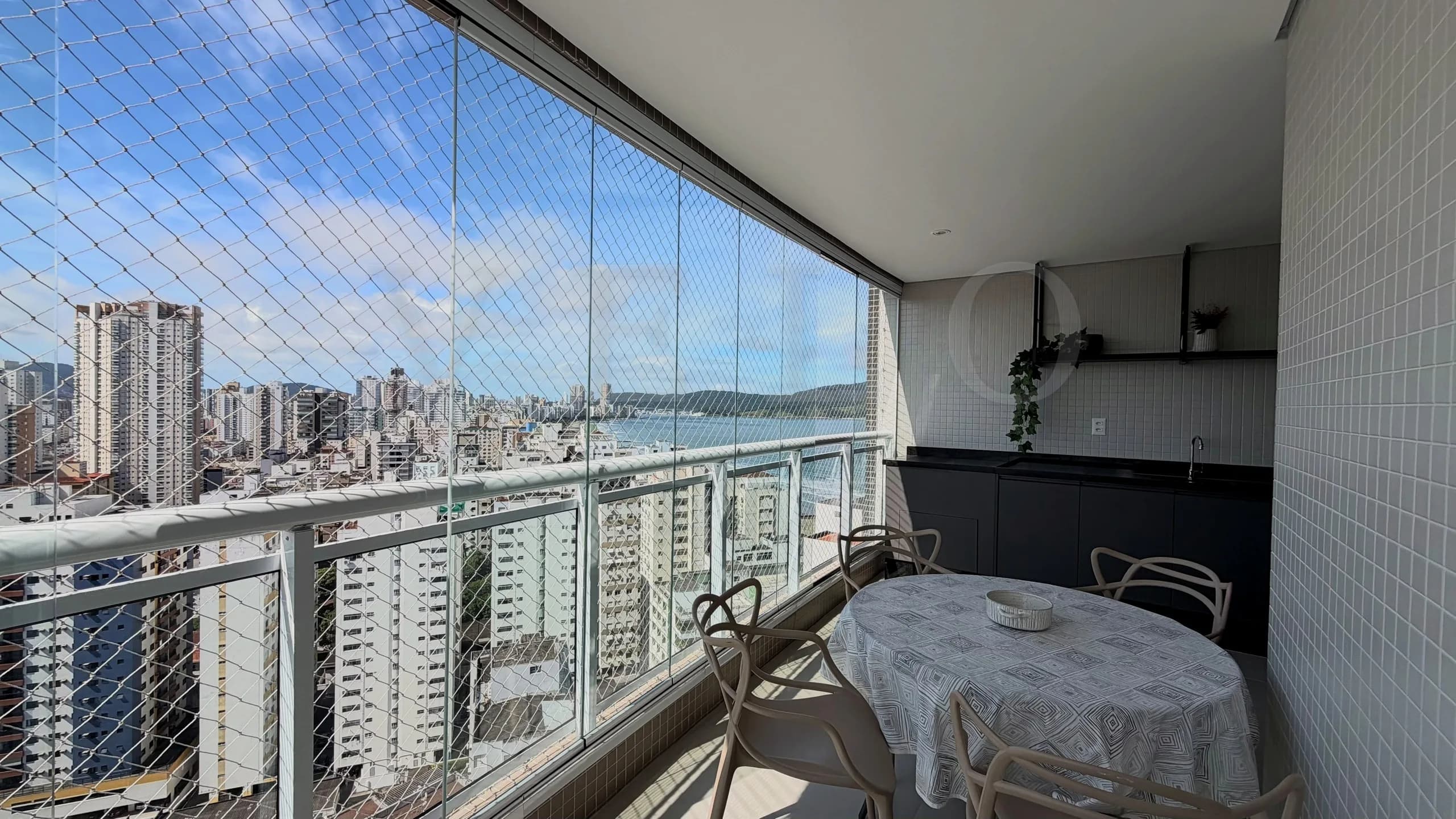 Apartamento de 134 m² com 3 suítes no Boqueirão